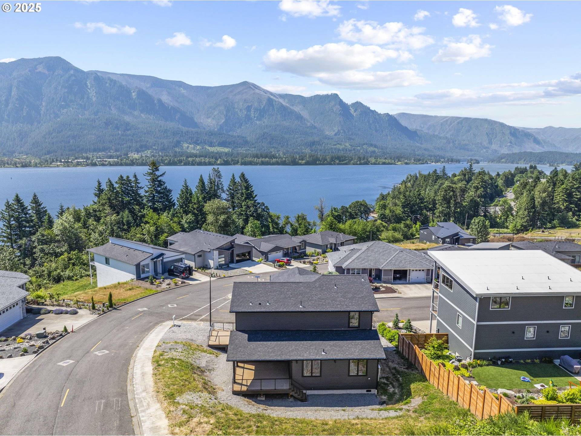 Stevenson, WA 98648,243 NE HEMMINGWAY DR