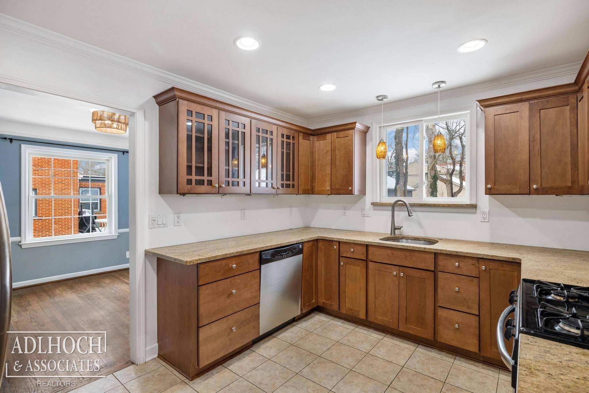 Grosse Pointe Woods, MI 48236,1764 PRESTWICK RD