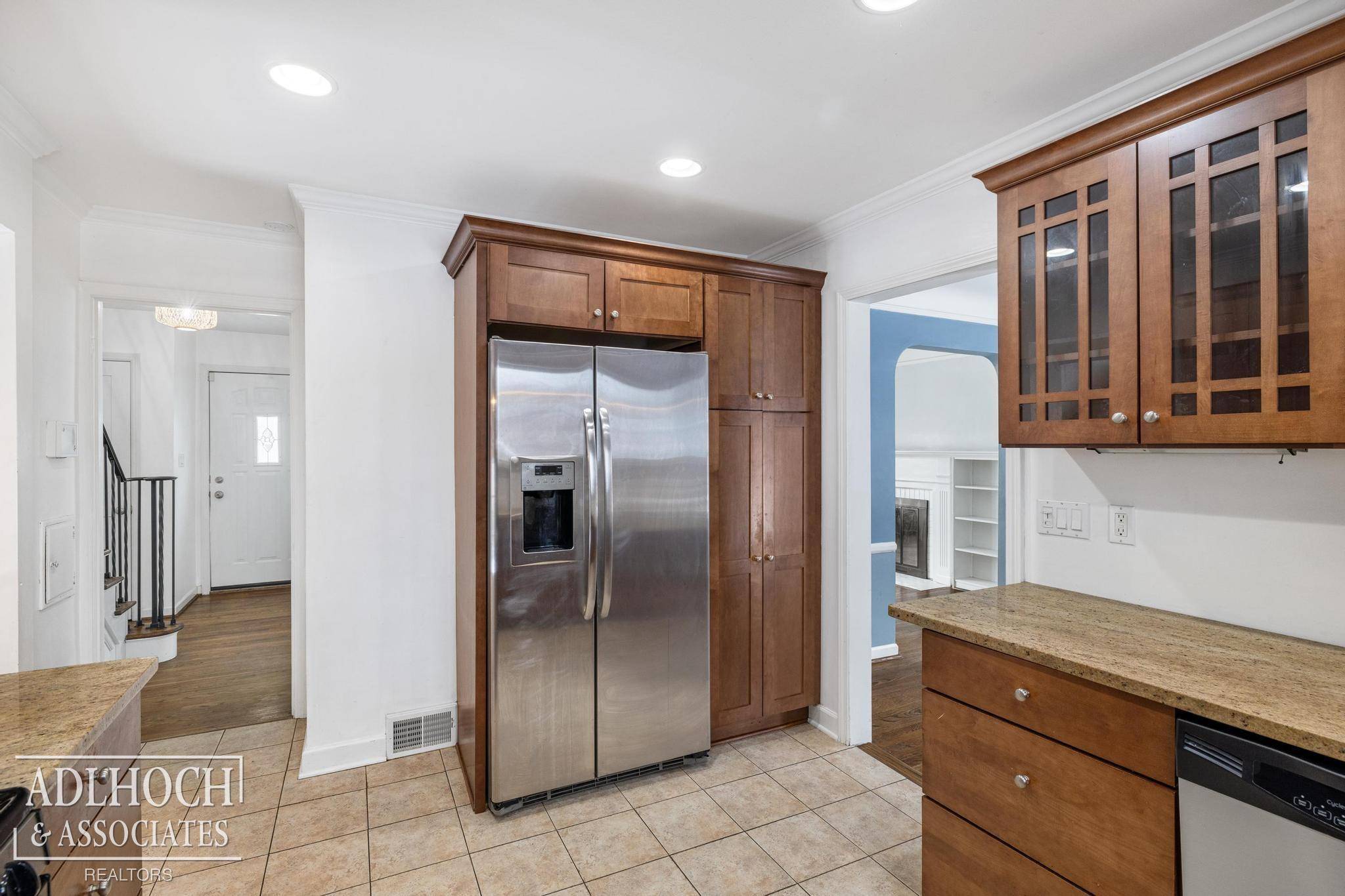 Grosse Pointe Woods, MI 48236,1764 PRESTWICK RD