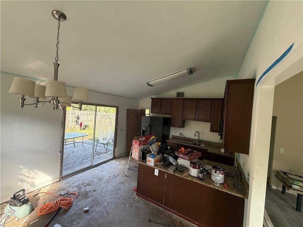 Vero Beach, FL 32968,6526 4th St