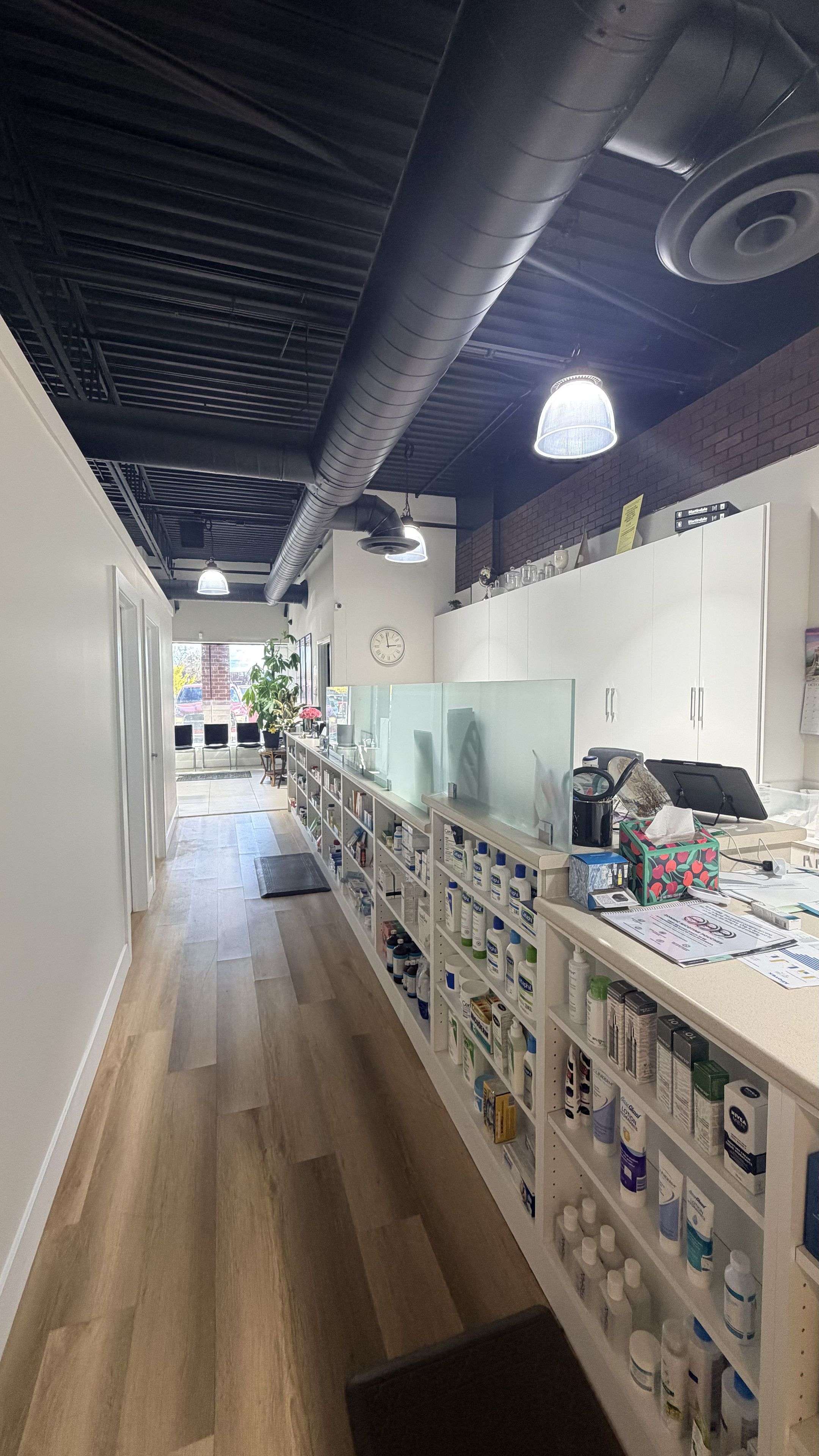 Vaughan, ON L4J 7R9,1118 CENTRE ST #22