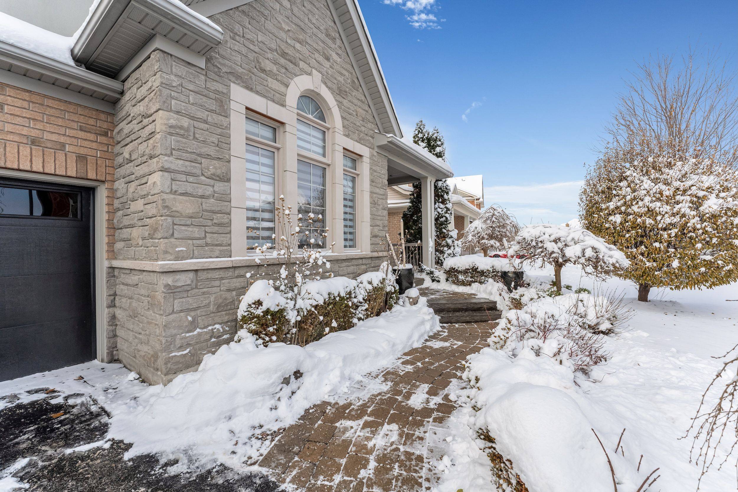 Bradford West Gwillimbury, ON L3Z 0B6,12 Vista DR