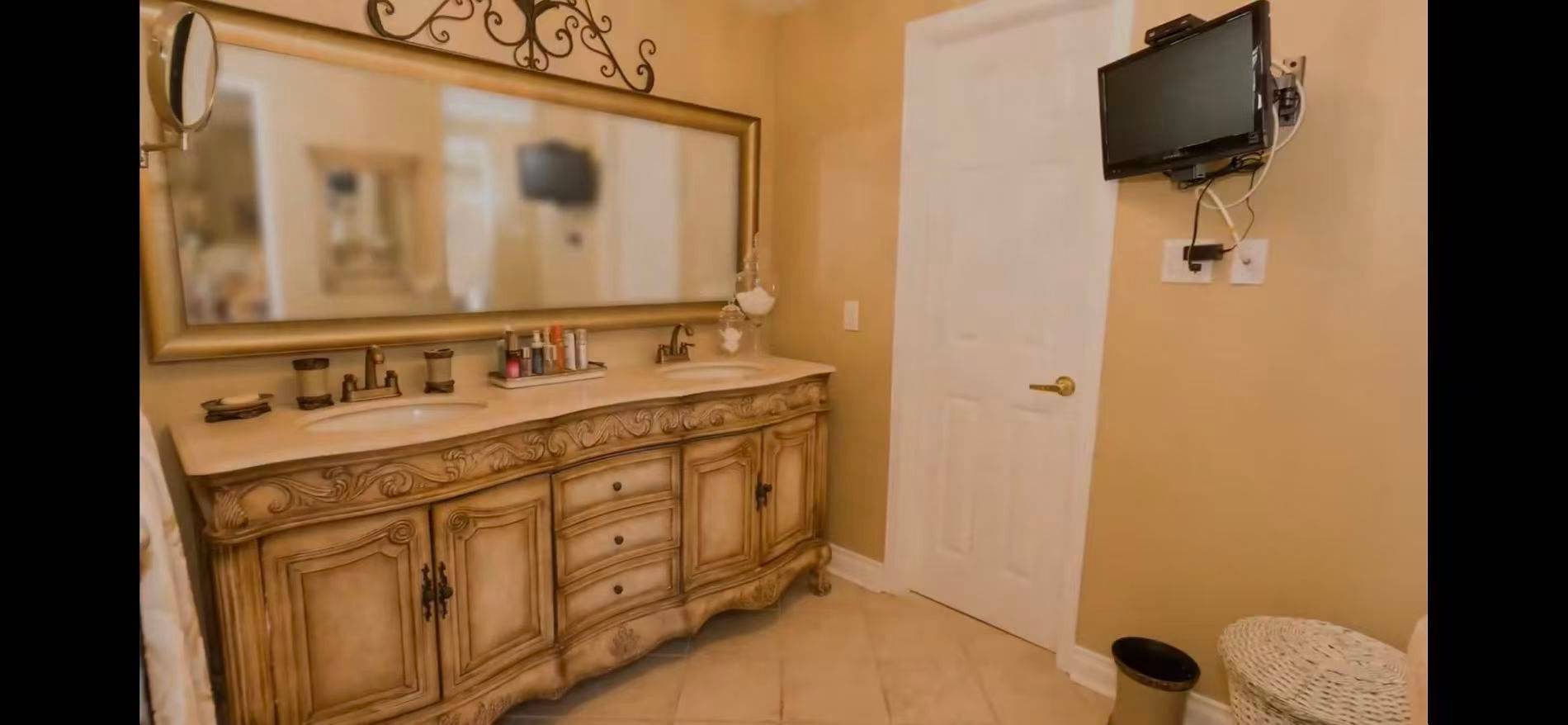 Markham, ON L3R 4A8,84 Longwater Chase