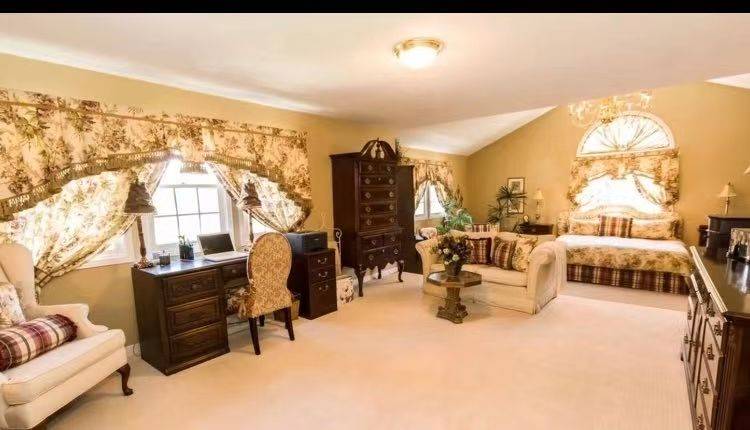 Markham, ON L3R 4A8,84 Longwater Chase