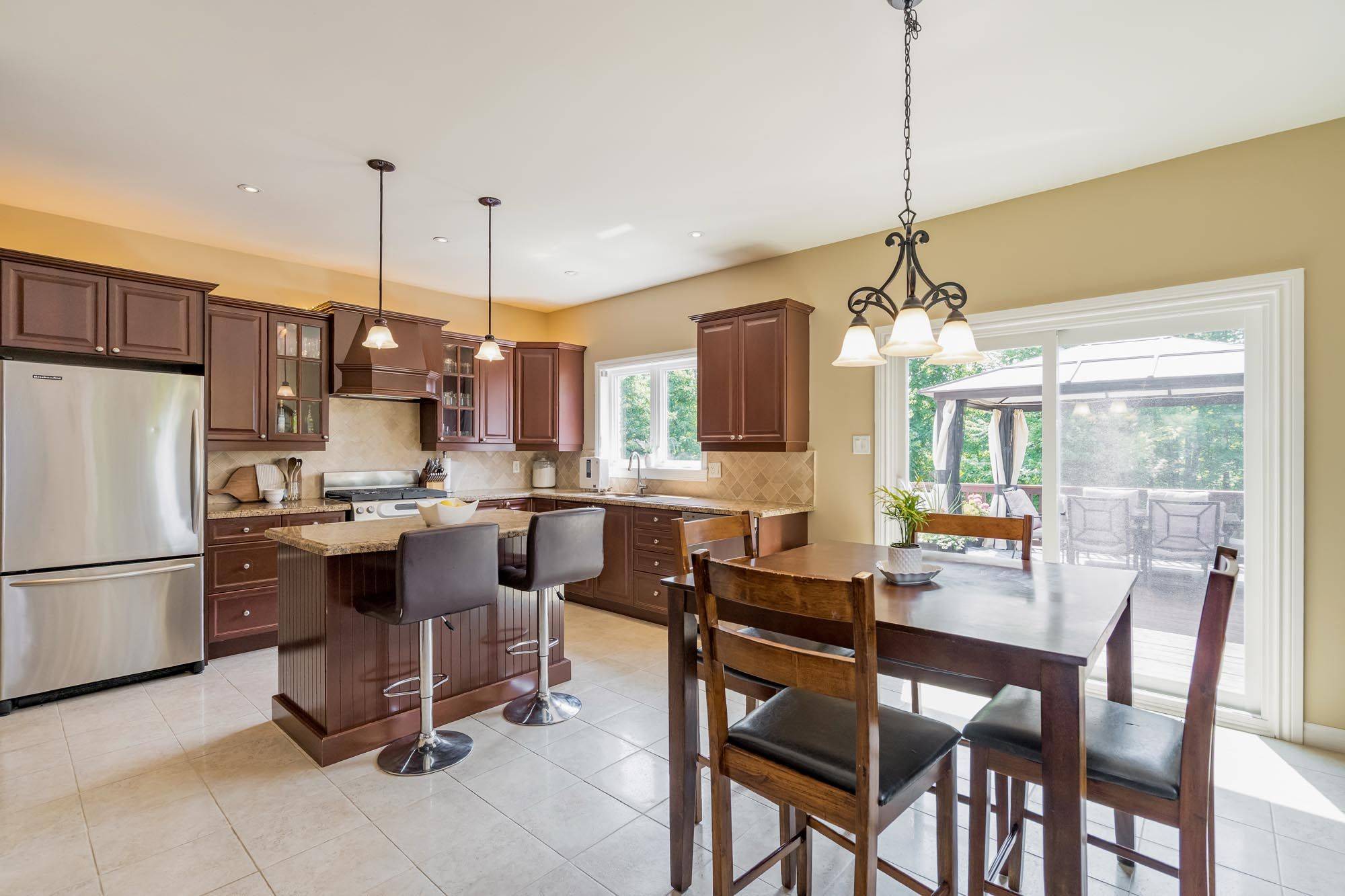 Oro-medonte, ON L0L 2L0,64 Red Oak CRES