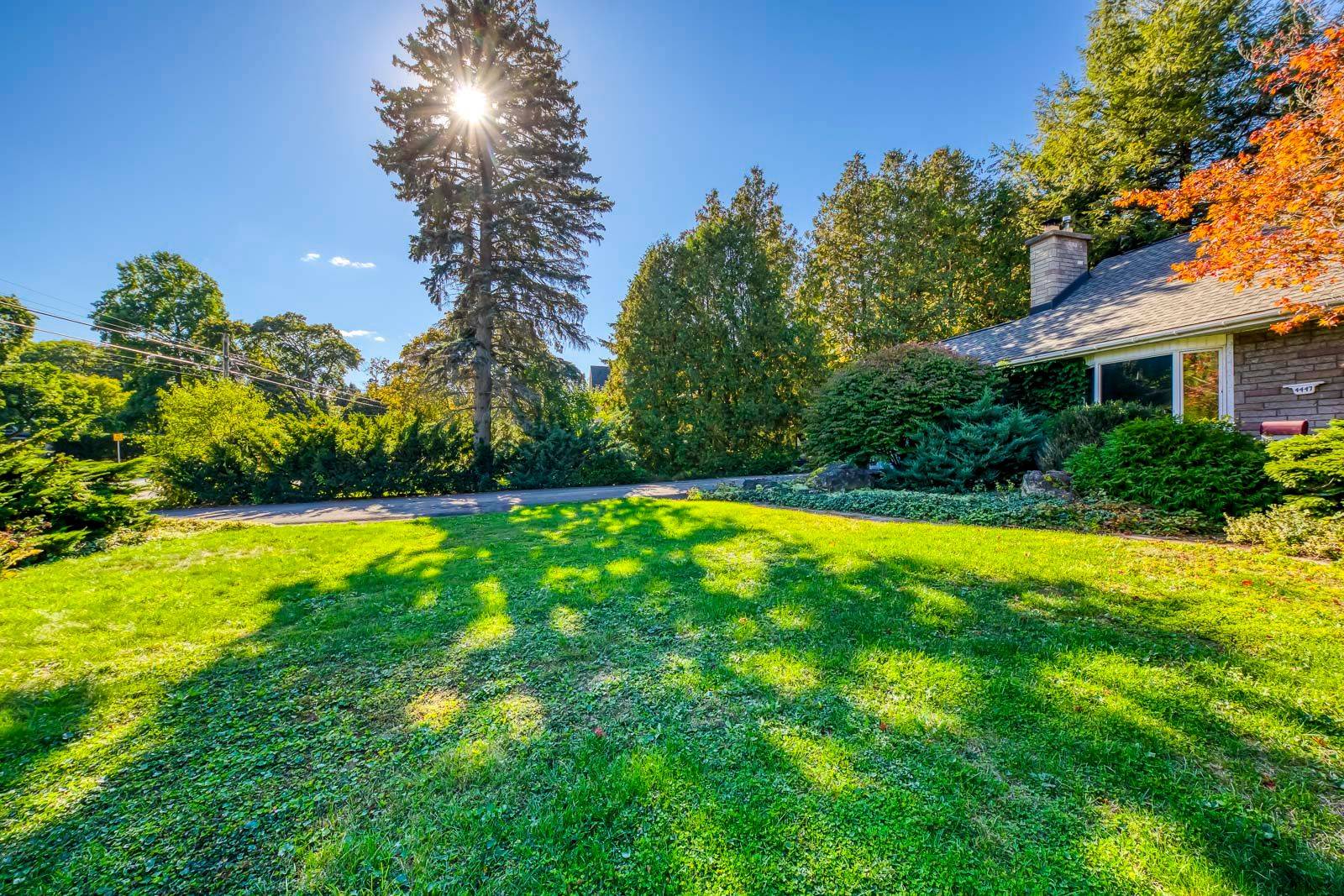 Burlington, ON L7L 1B3,4447 Lakeshore RD