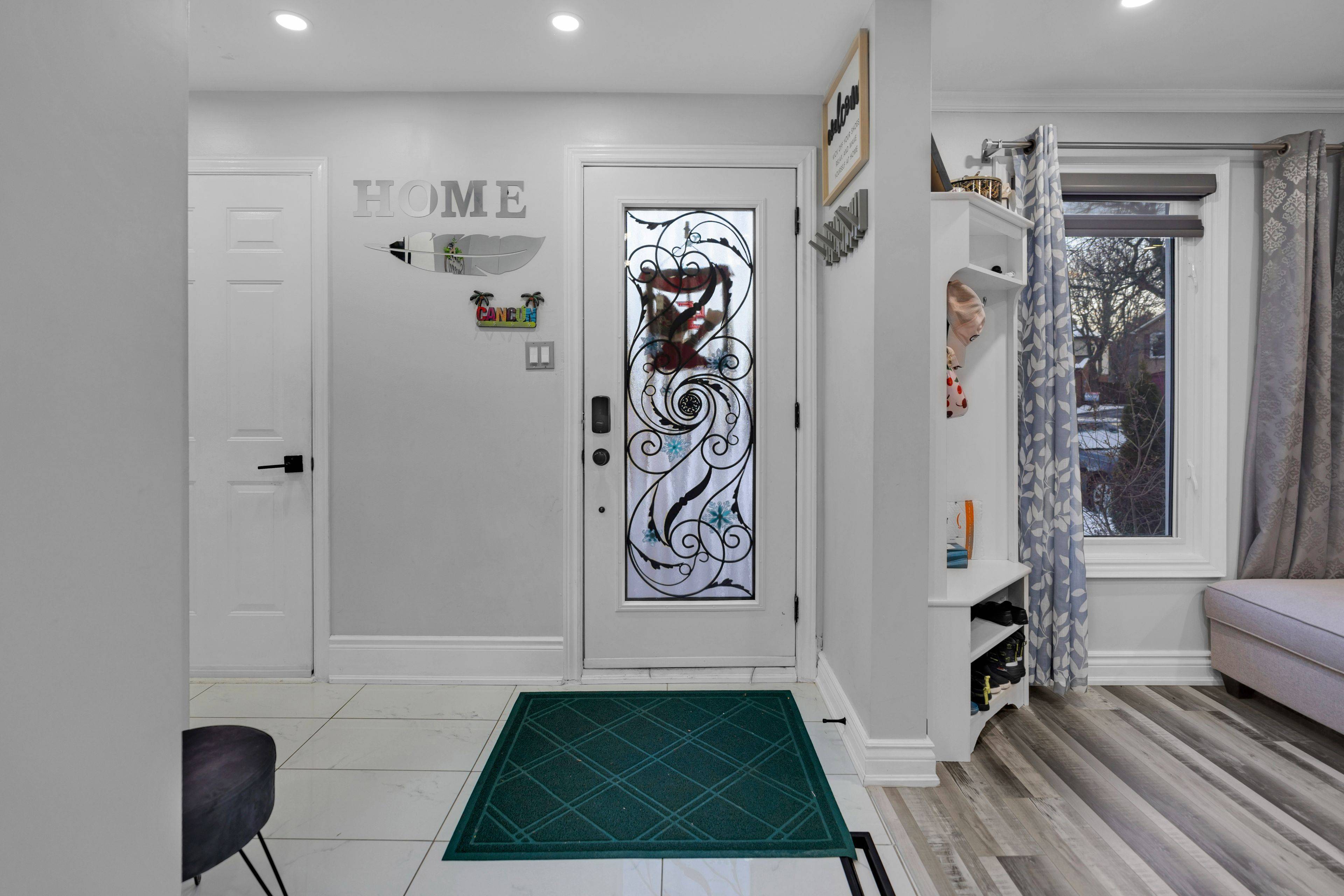 Brampton, ON L6S 4H8,30 Myna CT