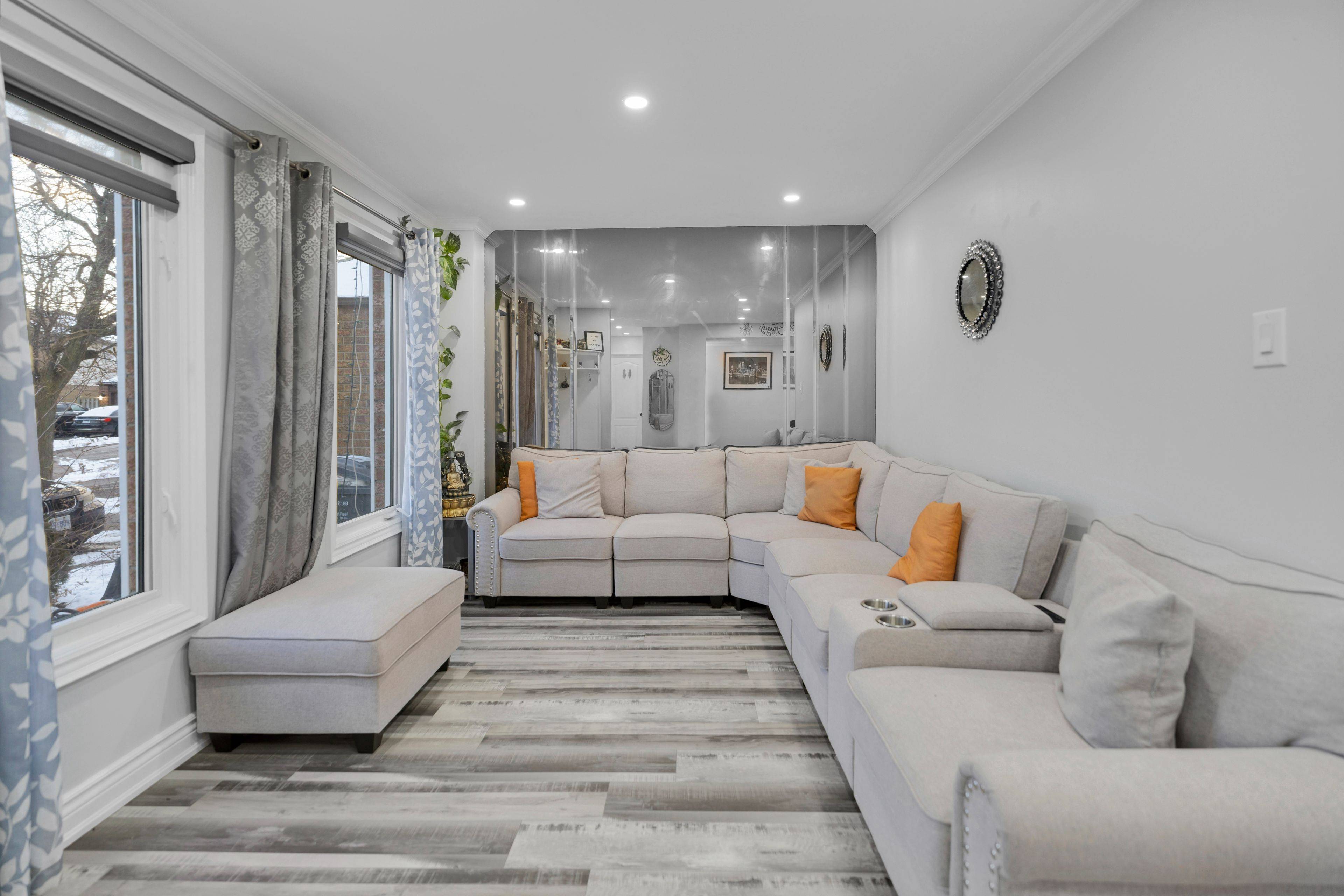 Brampton, ON L6S 4H8,30 Myna CT