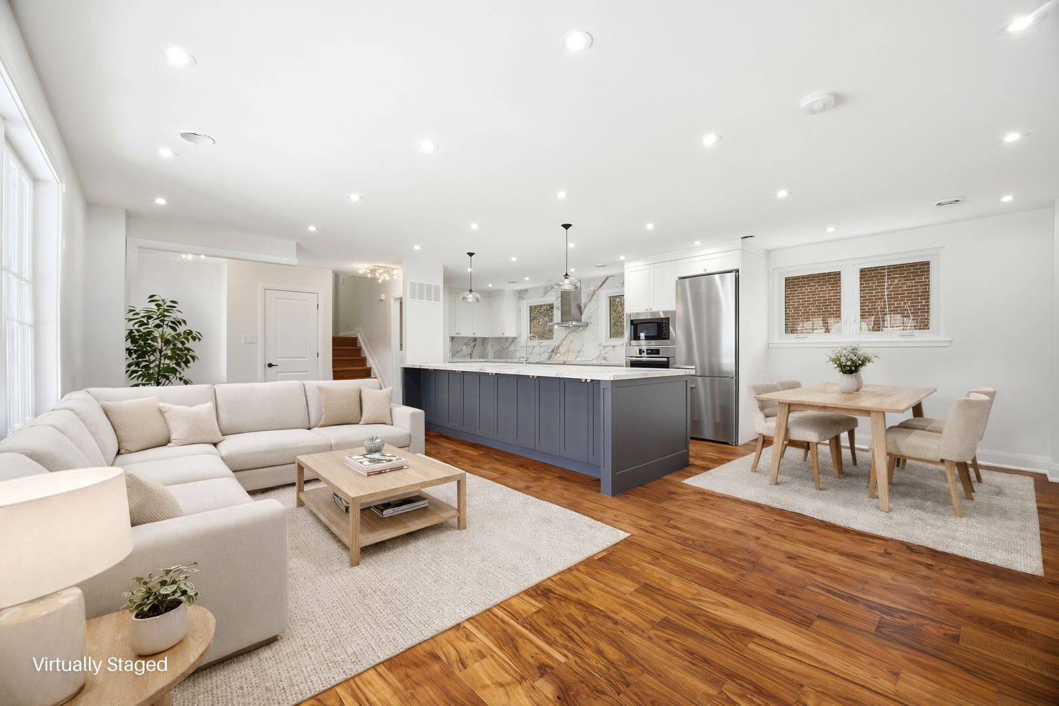 Mississauga, ON L5C 2M9,3483 Enniskillen CIR