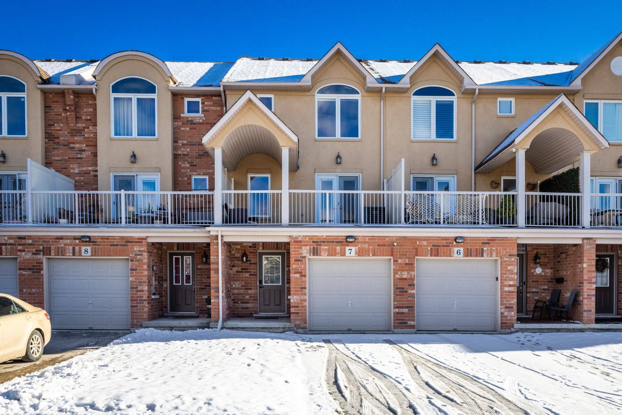 Burlington, ON L7M 0B7,1253 SILVAN FOREST DR #7