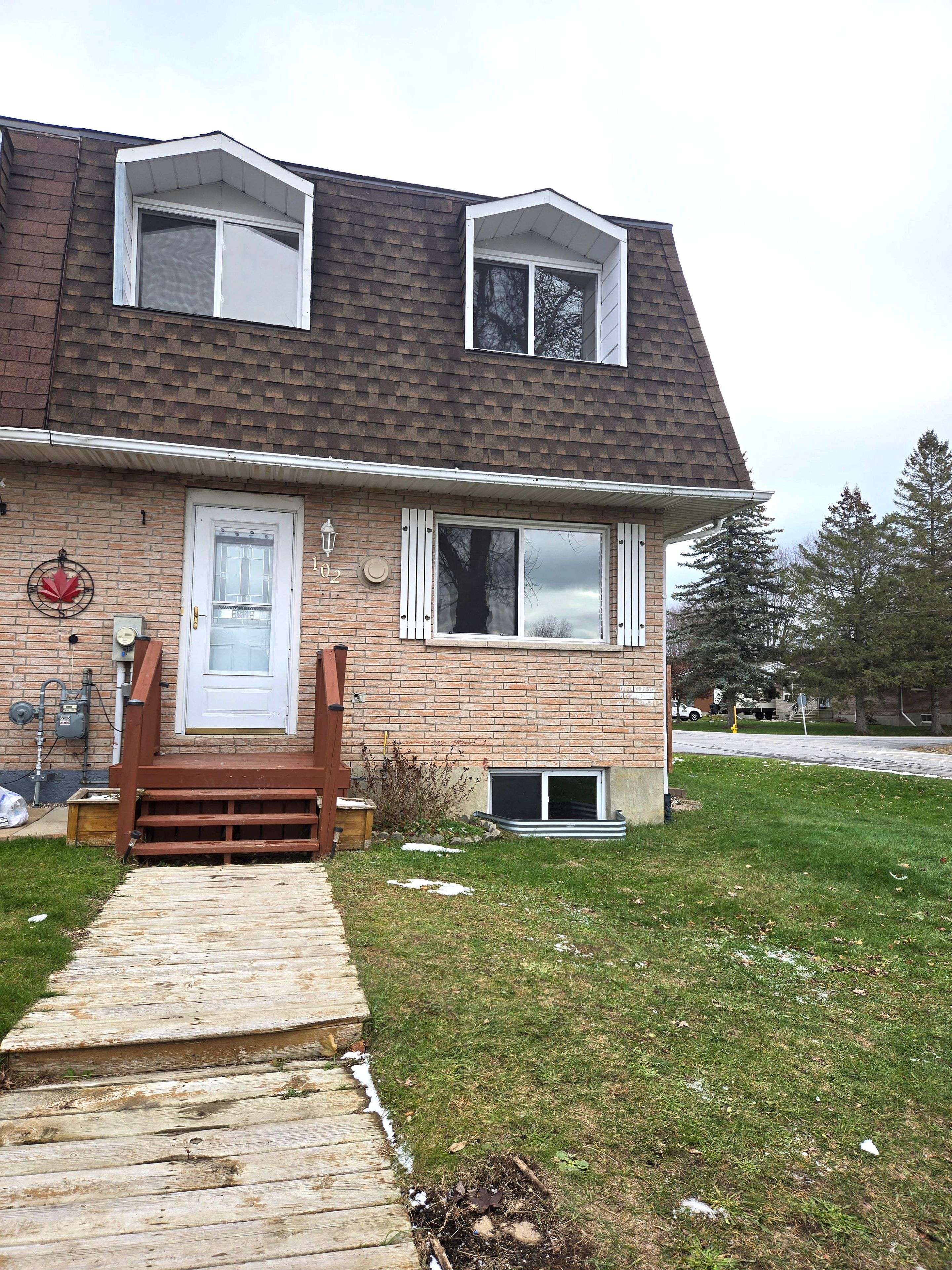 South Dundas, ON K0C 1X0,102 Carraway CRES