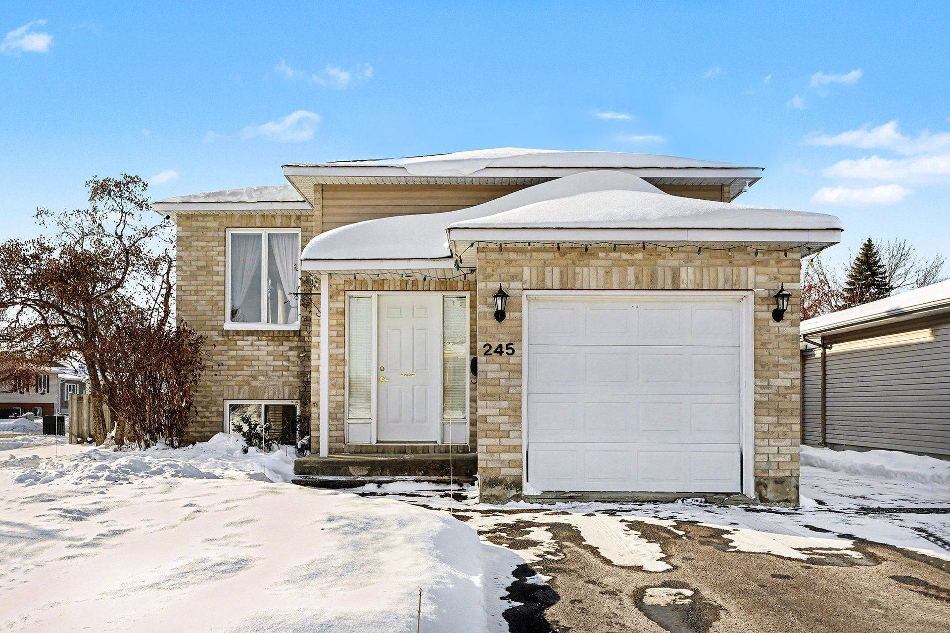 Cornwall, ON K6H 7G6,245 Ivan CRES