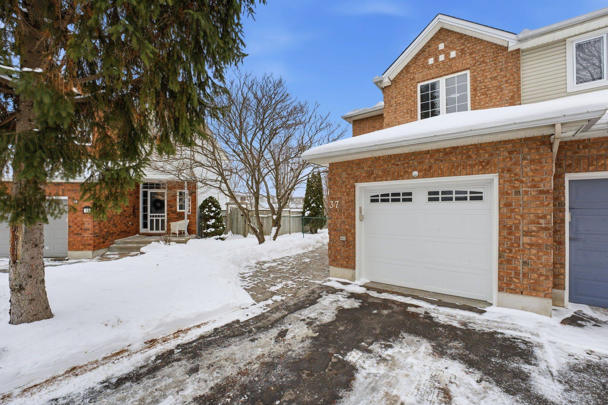 Kanata, ON K2M 2R3,37 Eagleview ST