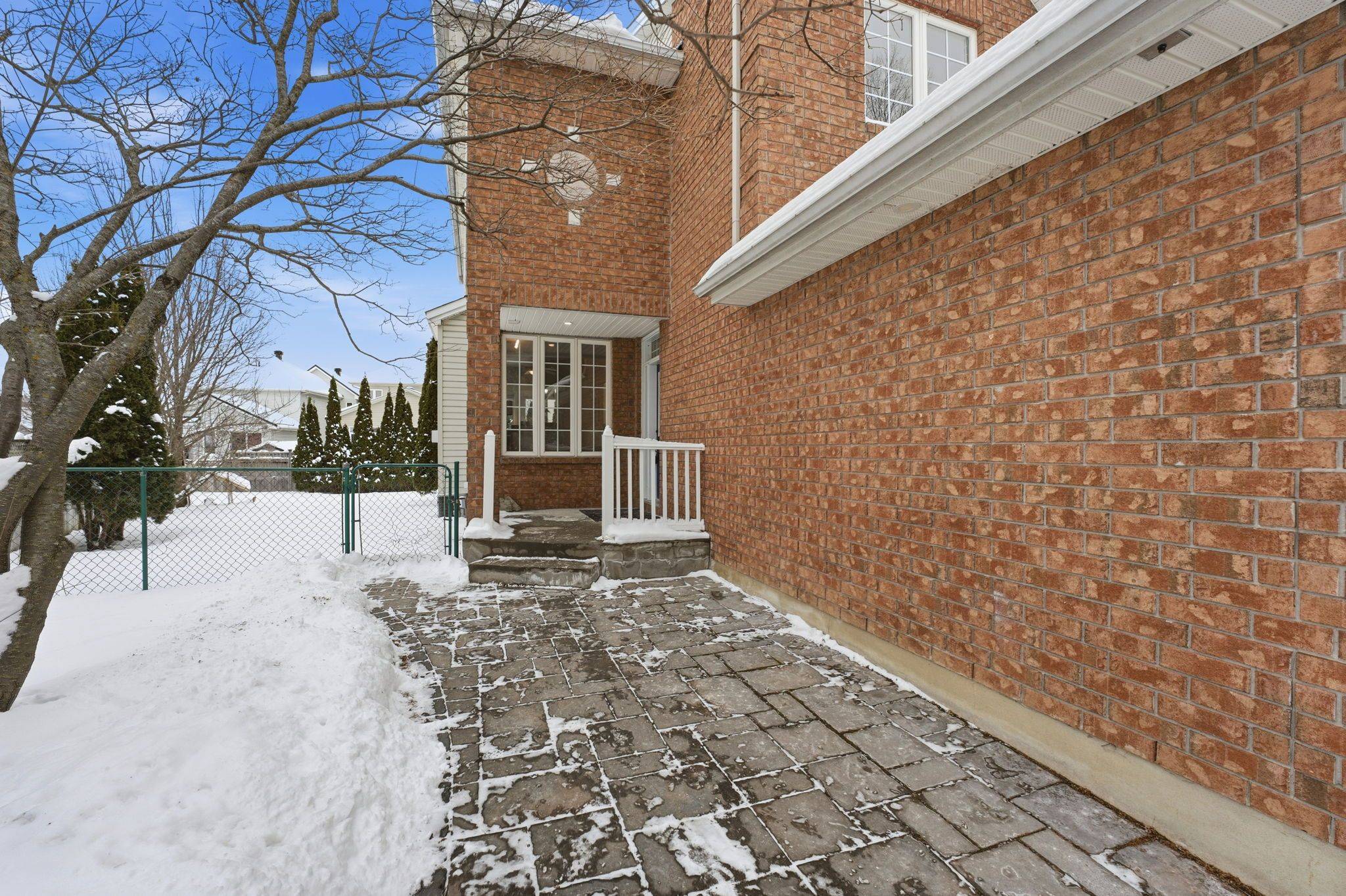 Kanata, ON K2M 2R3,37 Eagleview ST