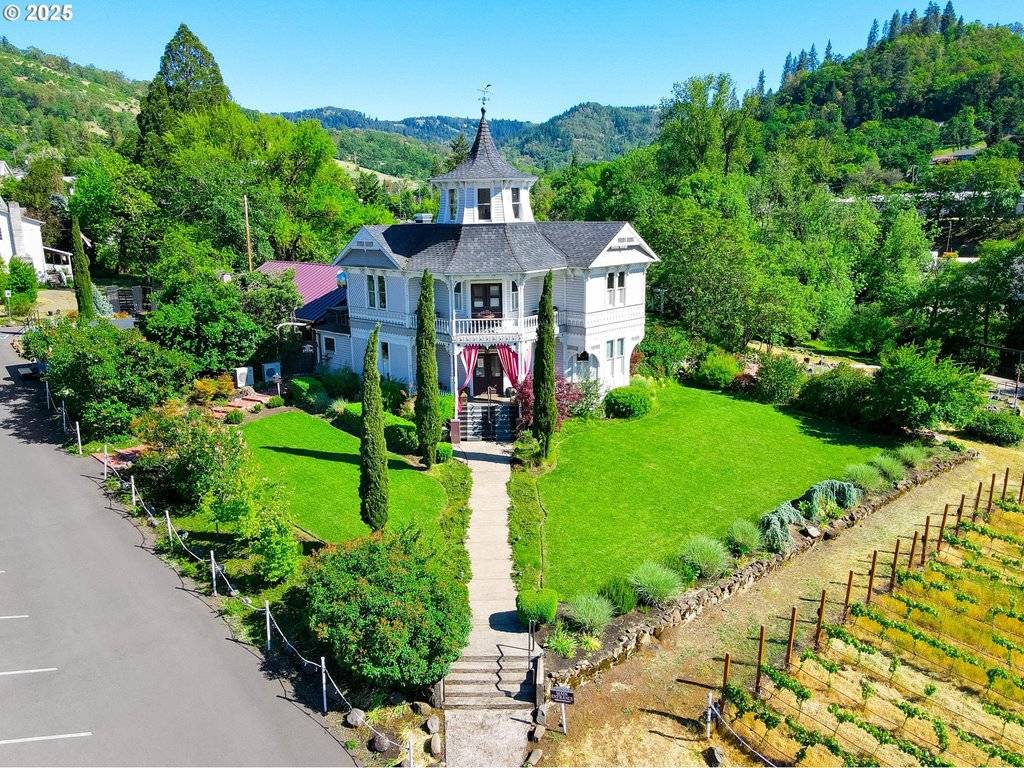 Roseburg, OR 97470,1851 SE Stephens ST