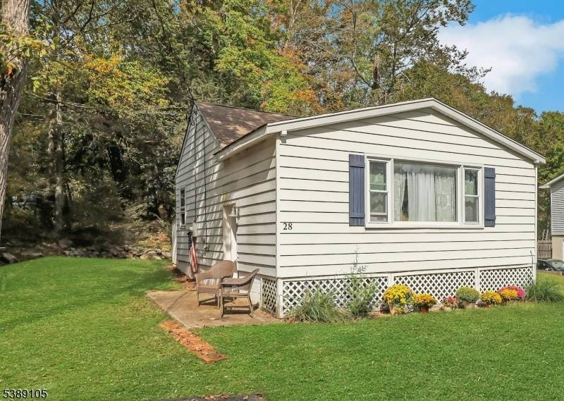 West Milford Twp., NJ 07421,28 Risley Rd