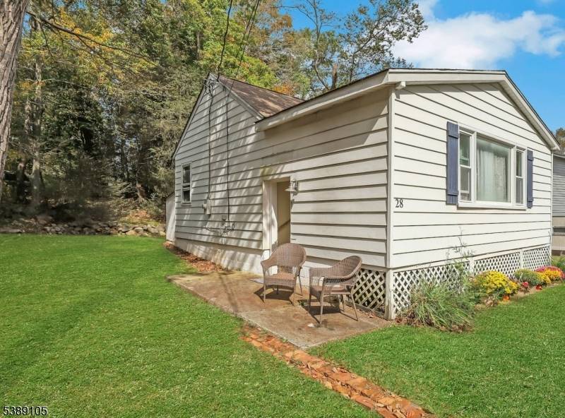 West Milford Twp., NJ 07421,28 Risley Rd