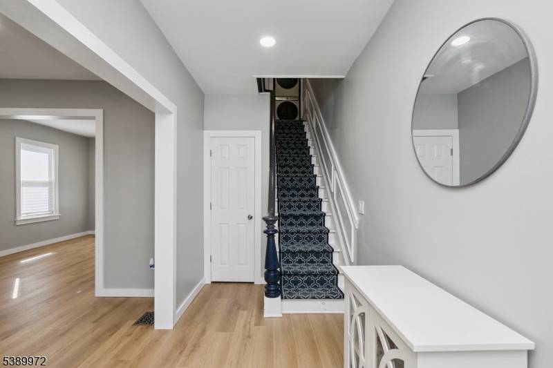 Belvidere Twp., NJ 07823,119 Wall St