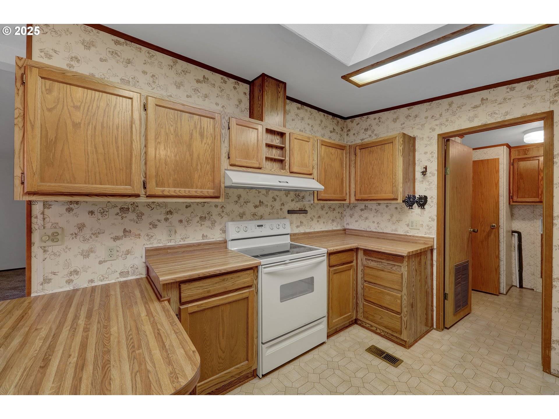 Eugene, OR 97402,1199 N Terry ST #366