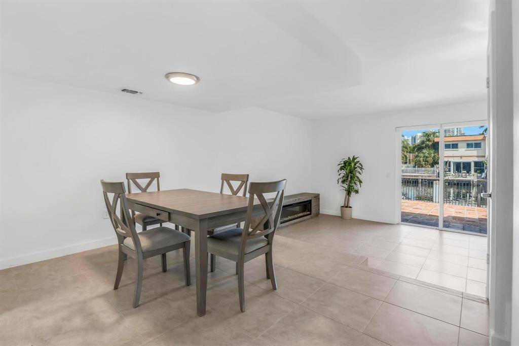 North Miami Beach, FL 33160,3827 NE 166th St #7