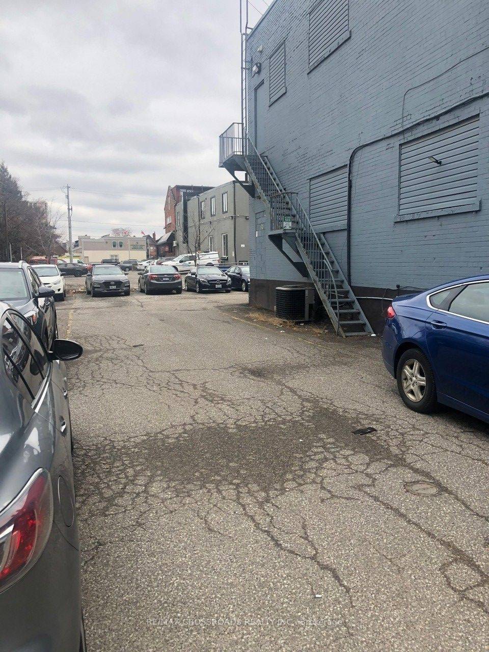 Hamilton, ON L8R 1M2,16 Jarvis ST