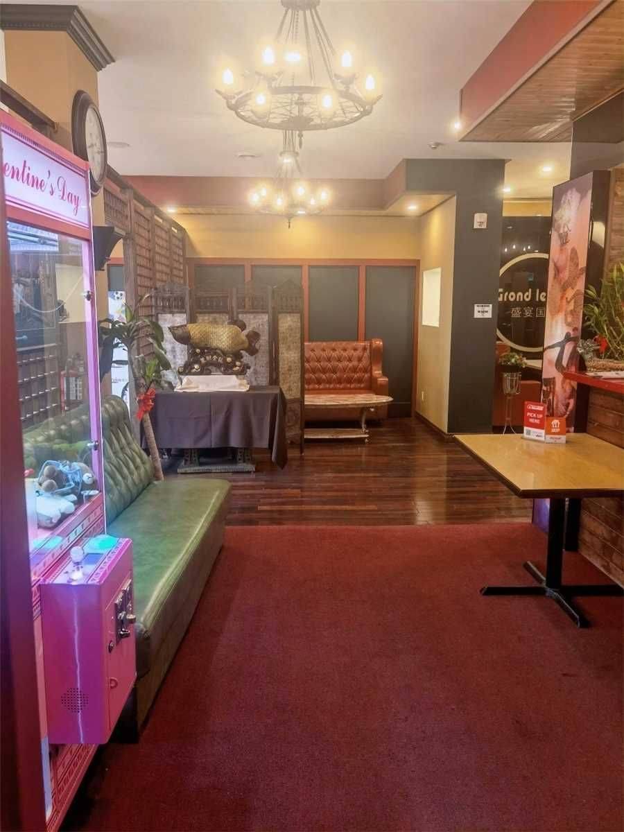 Hamilton, ON L8R 1M2,16 Jarvis ST