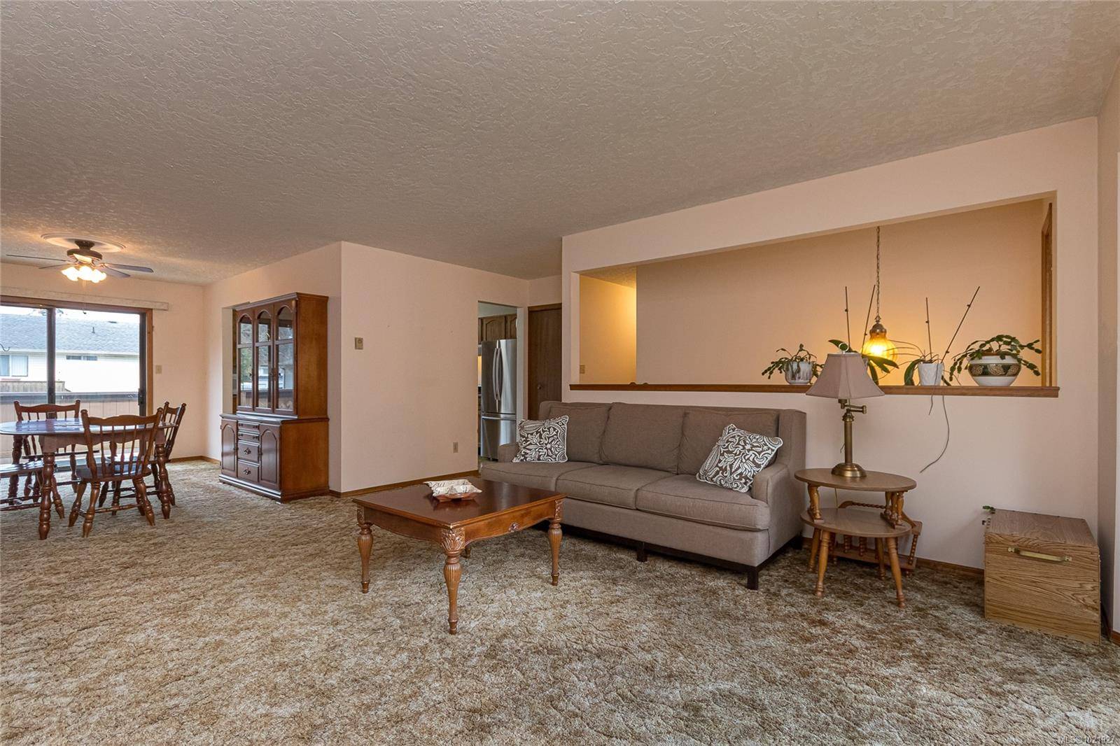 Langford, BC V9B 5B3,2735 LAKEHURST Dr