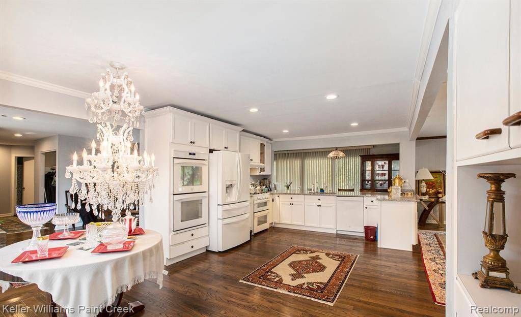 West Bloomfield, MI 48323,3352 Bloomfield Shore DR