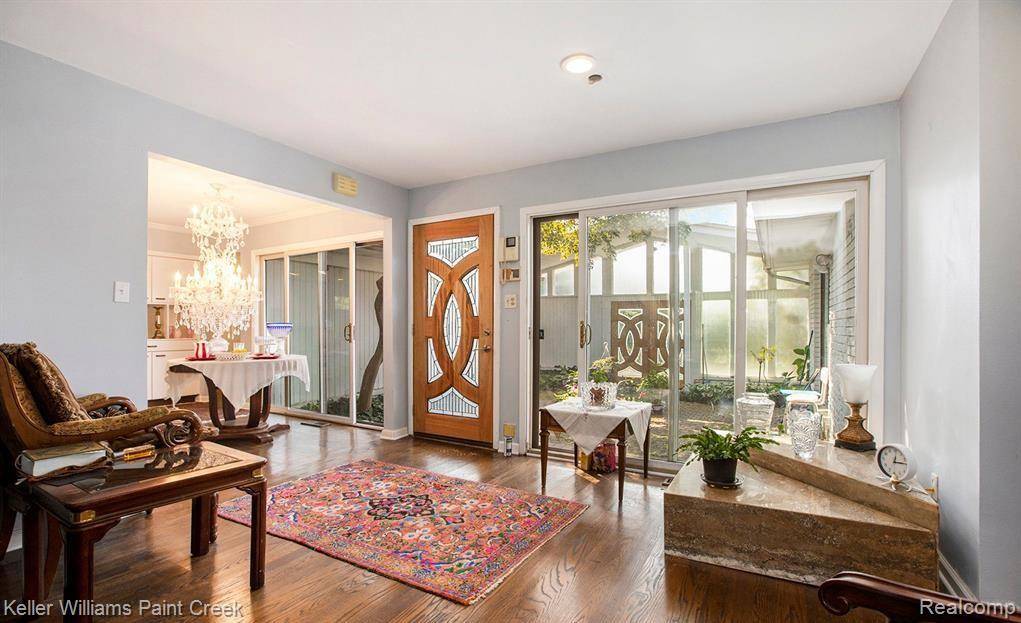 West Bloomfield, MI 48323,3352 Bloomfield Shore DR