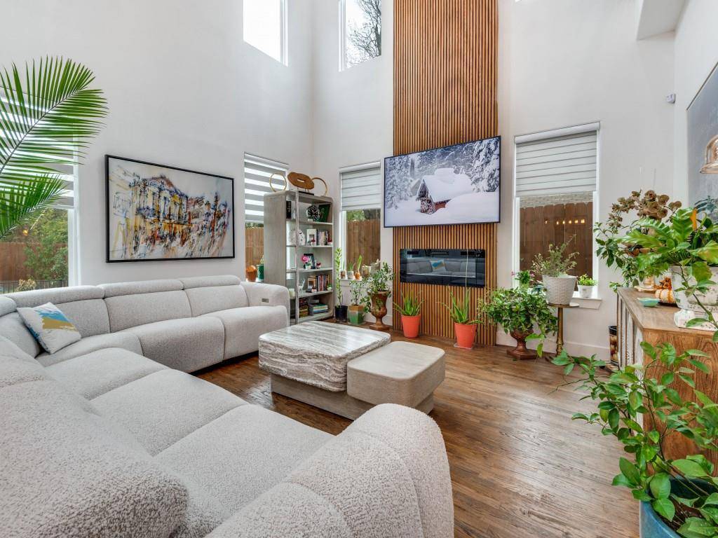 Dallas, TX 75223,713 Wayne Street