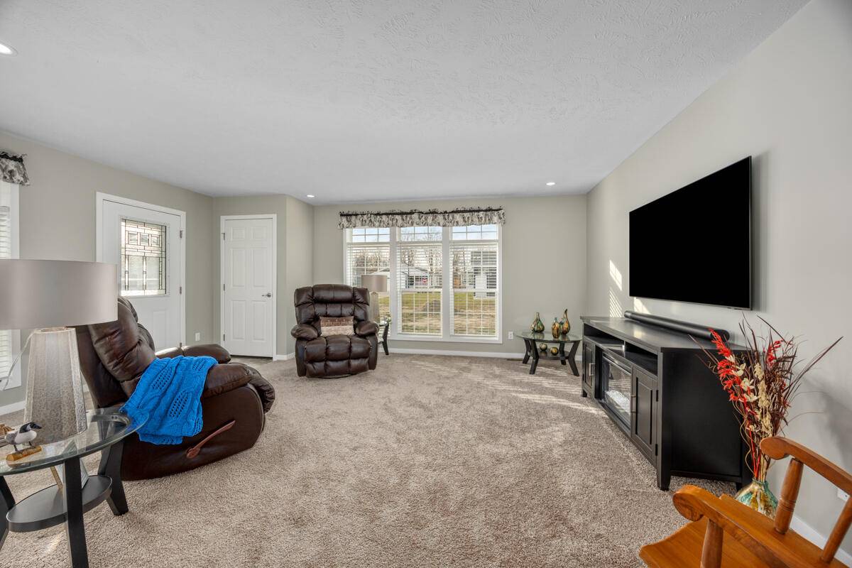 Holland, MI 49423,5221 Hollow LN