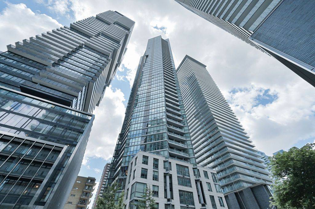 Toronto C08, ON M4Y 0B8,45 Charles ST E #512