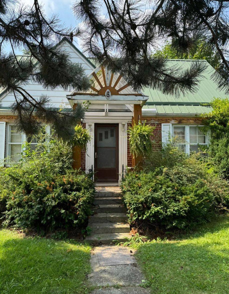 Toronto C07, ON M2N 2S6,6 Madeline RD