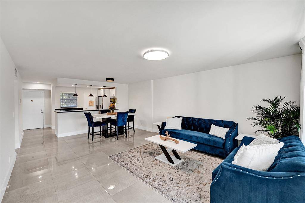 Dania Beach, FL 33004,1024 SE 3rd Ave #207