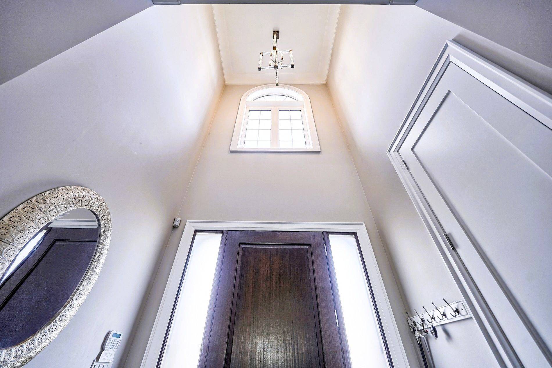 Vaughan, ON L4J 3N3,267 King High DR