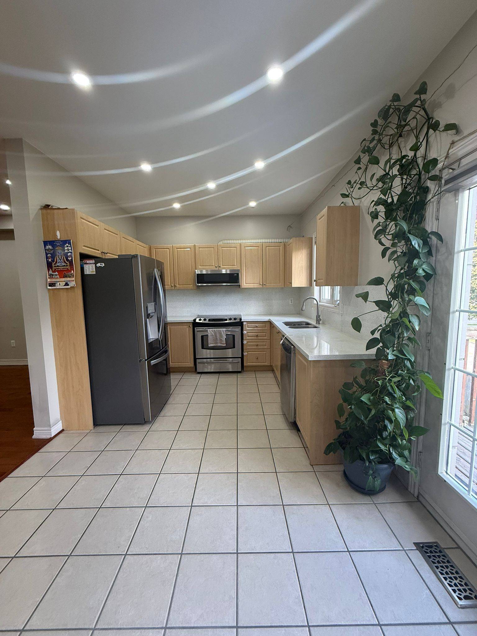 Brampton, ON L6X 0J3,9 Joseph ST