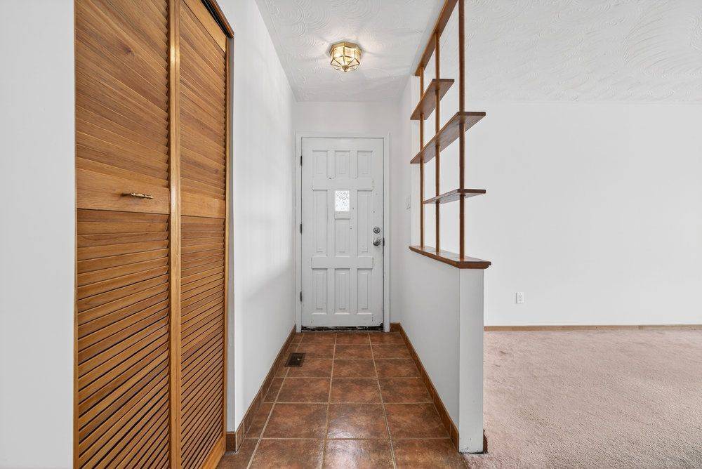 Hamilton, ON L8K 5W2,2 Country Club DR