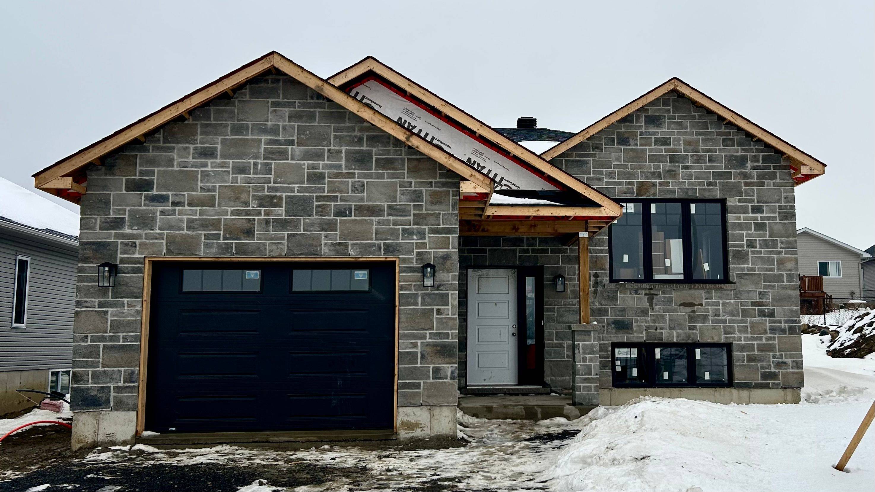 Cornwall, ON K6H 0H2,209 Ruby DR