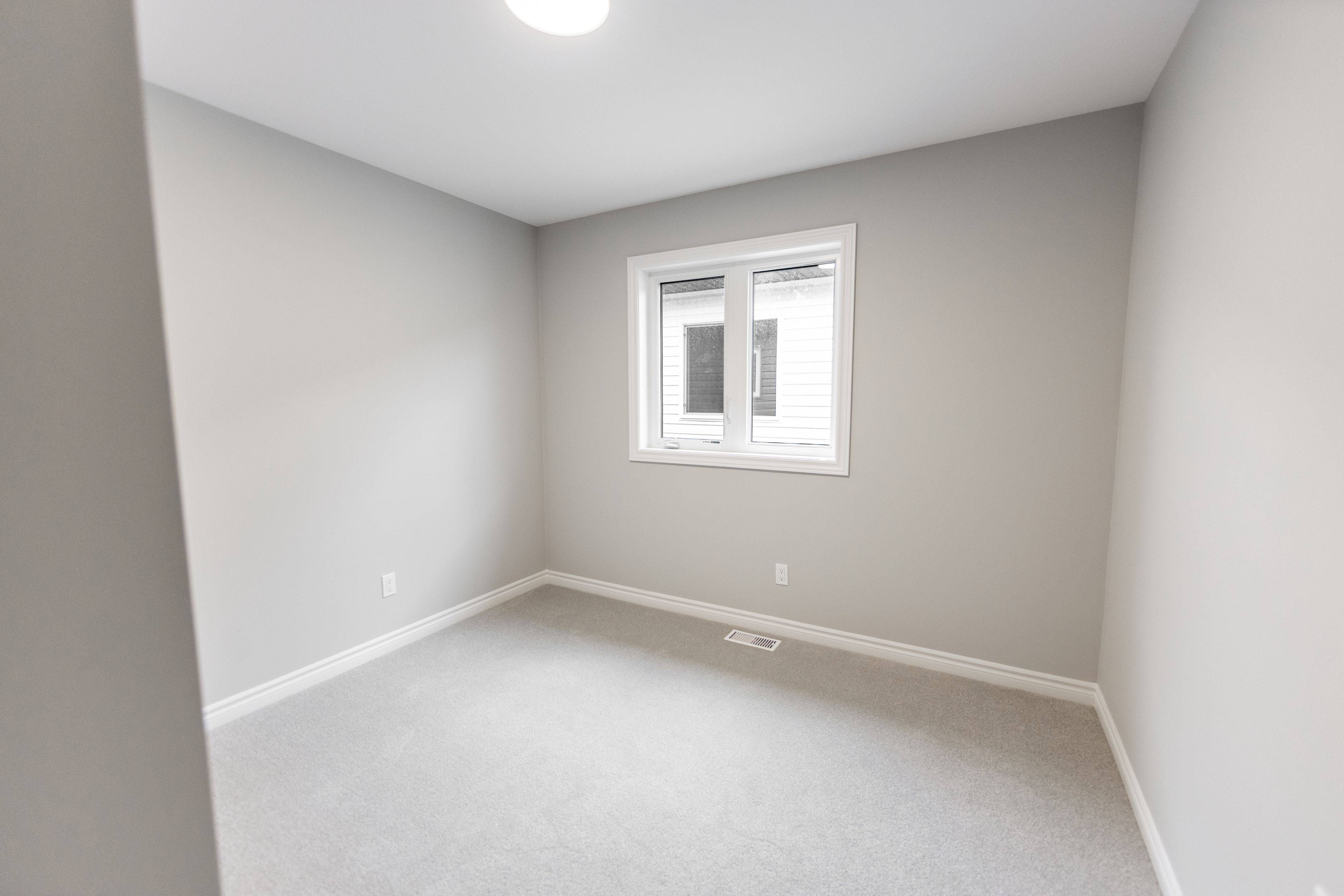 Welland, ON L3B 3G3,43 Superior ST