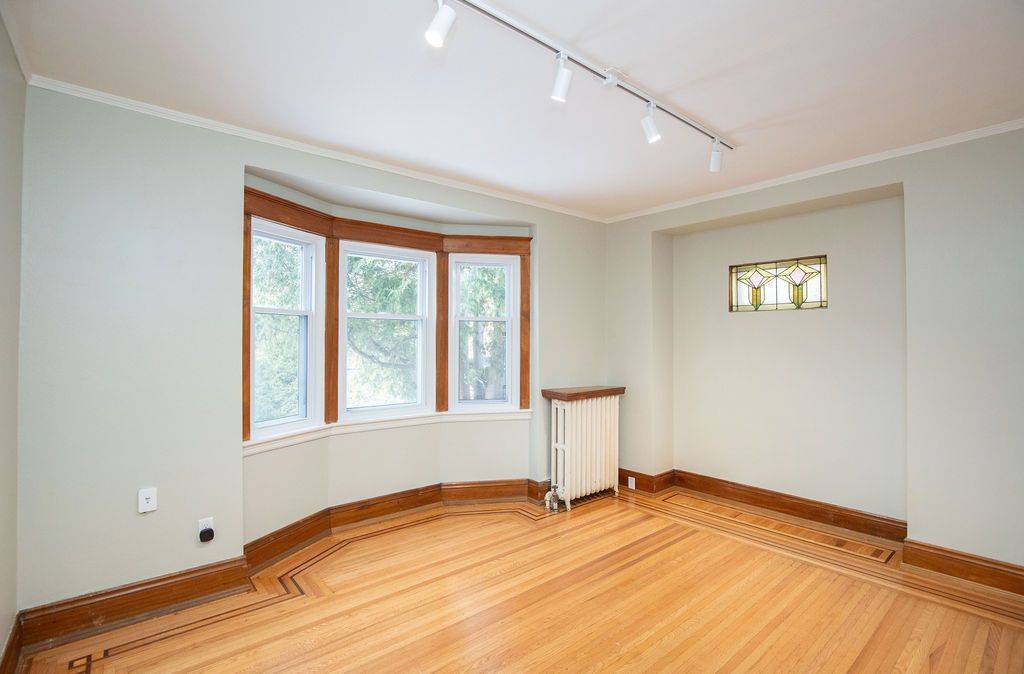 Hamilton, ON L8M 2Z1,22 Prospect ST S #1