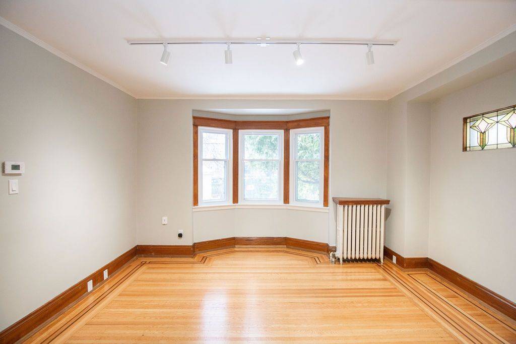 Hamilton, ON L8M 2Z1,22 Prospect ST S #1