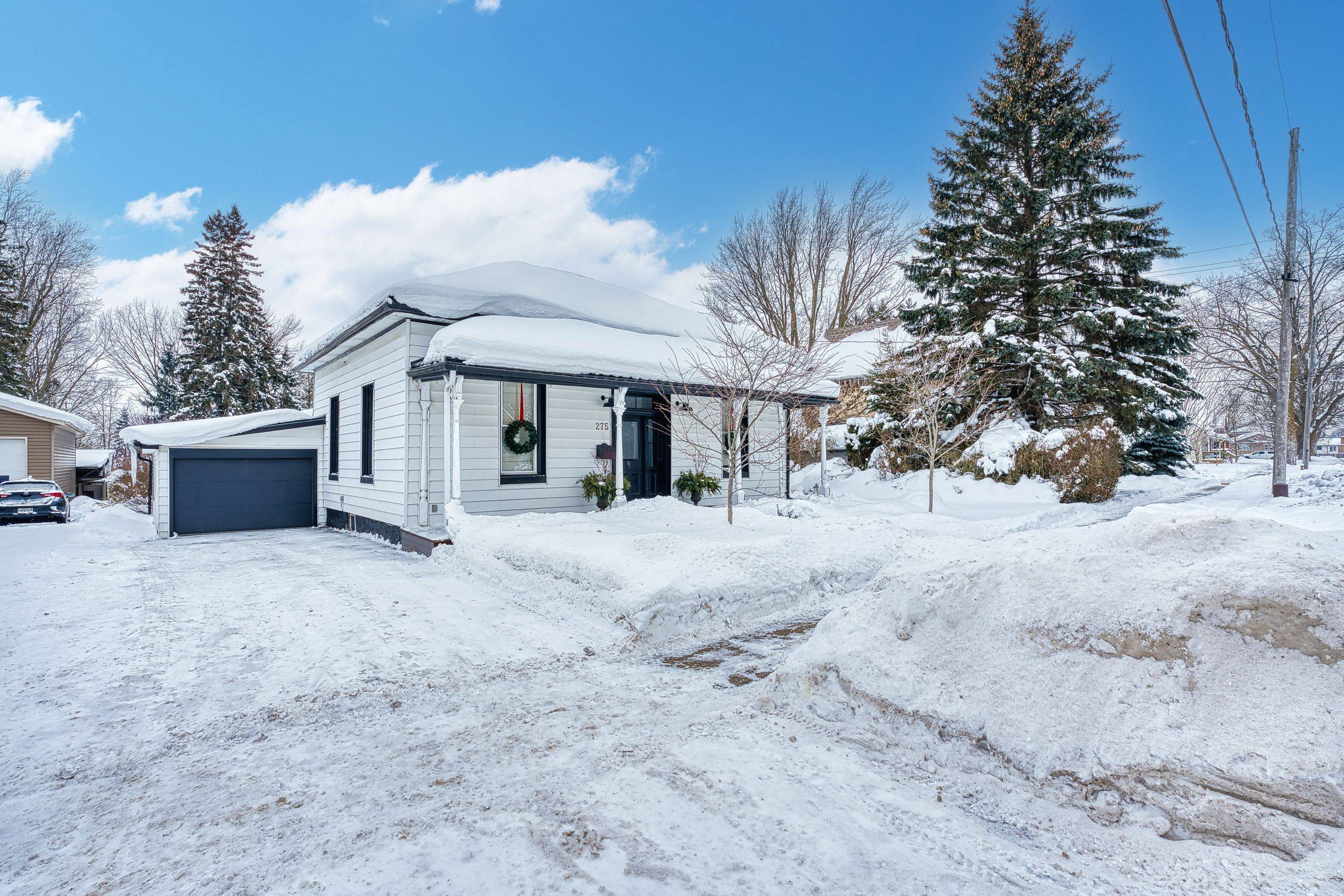 North Perth, ON N4W 1S9,275 Victoria AVE N