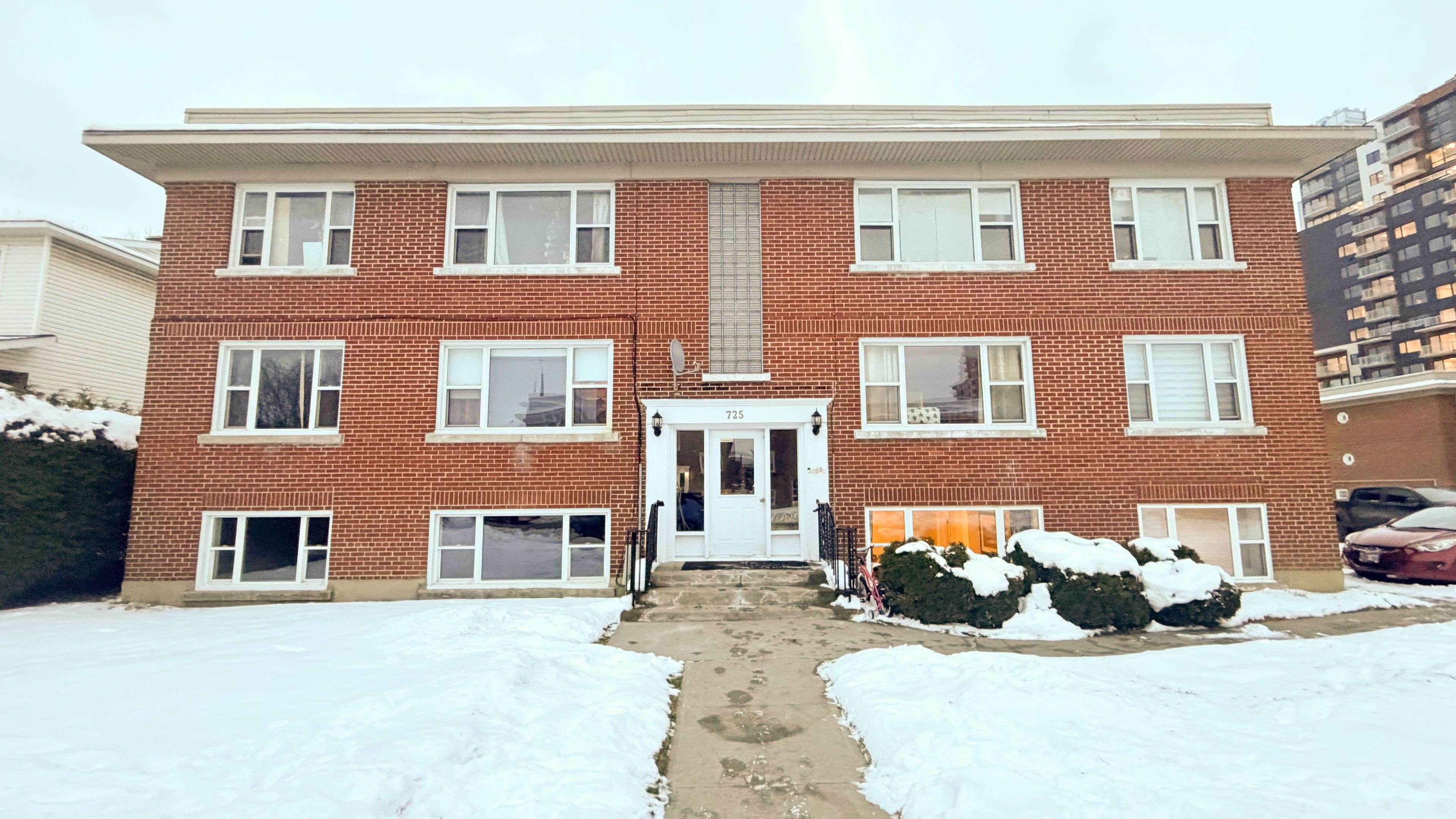 Carlingwood - Westboro And Area, ON K2A 1X4,725 Melbourne AVE #2