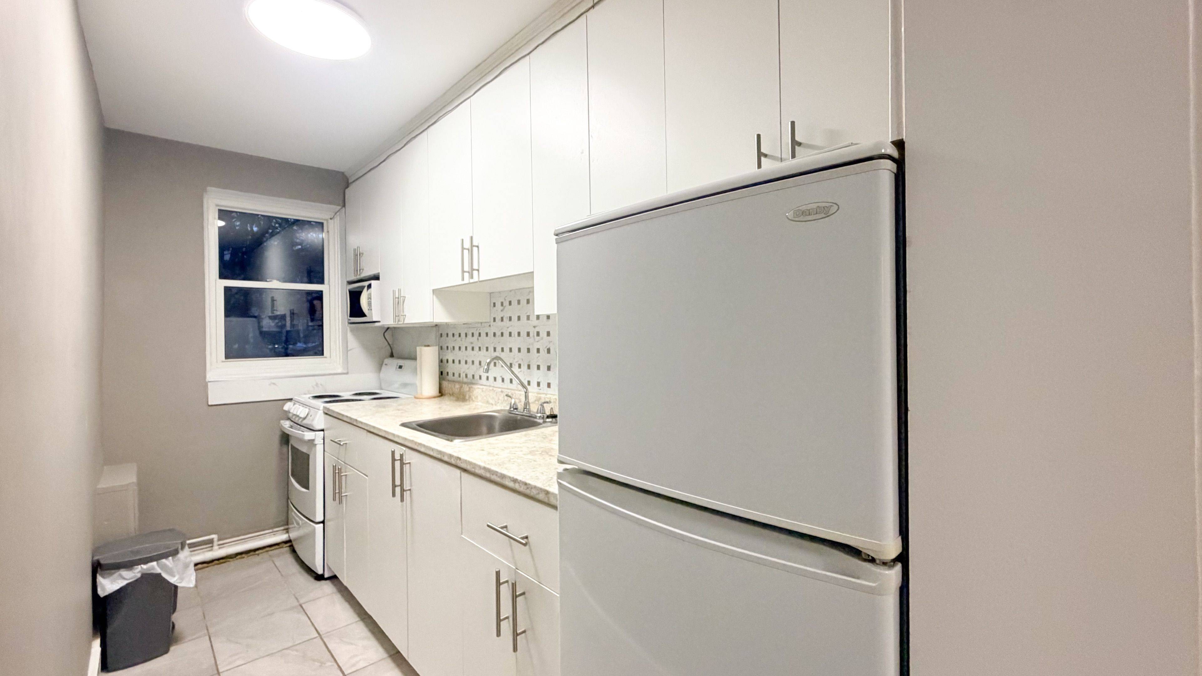 Carlingwood - Westboro And Area, ON K2A 1X4,725 Melbourne AVE #1