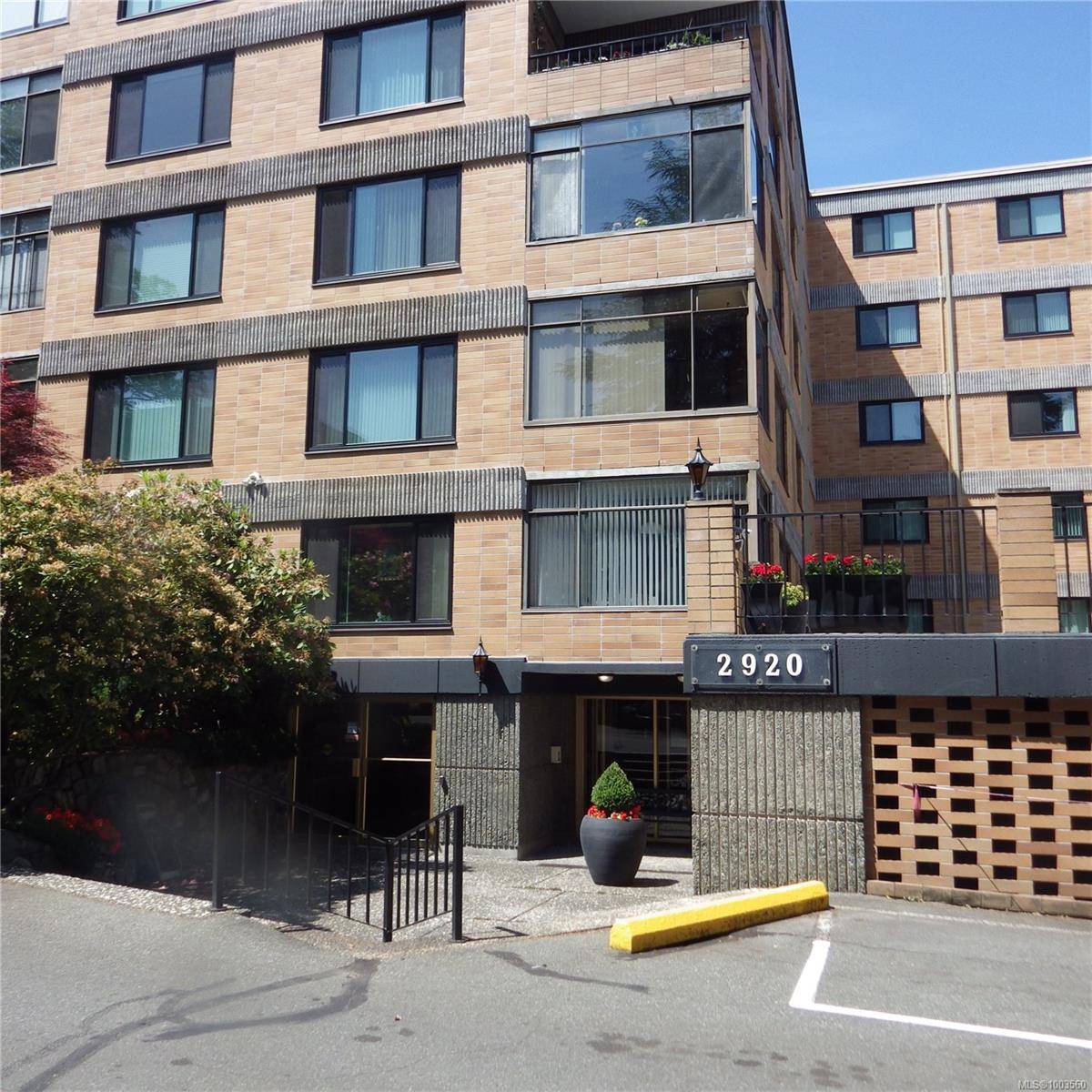 Victoria, BC V8T 3S7,2920 Cook St #403