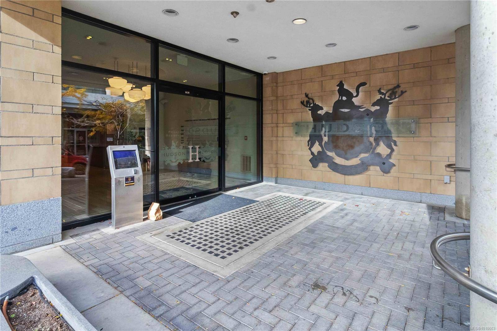 Victoria, BC V8W 0B8,770 Fisgard St #506