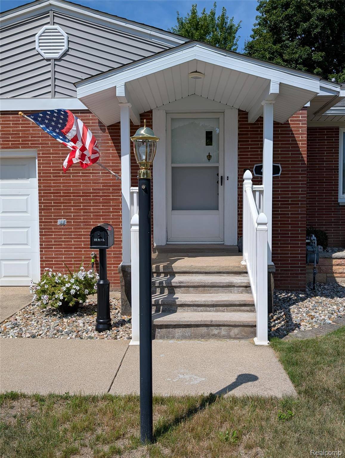 Bad Axe, MI 48413,411 Cleveland ST