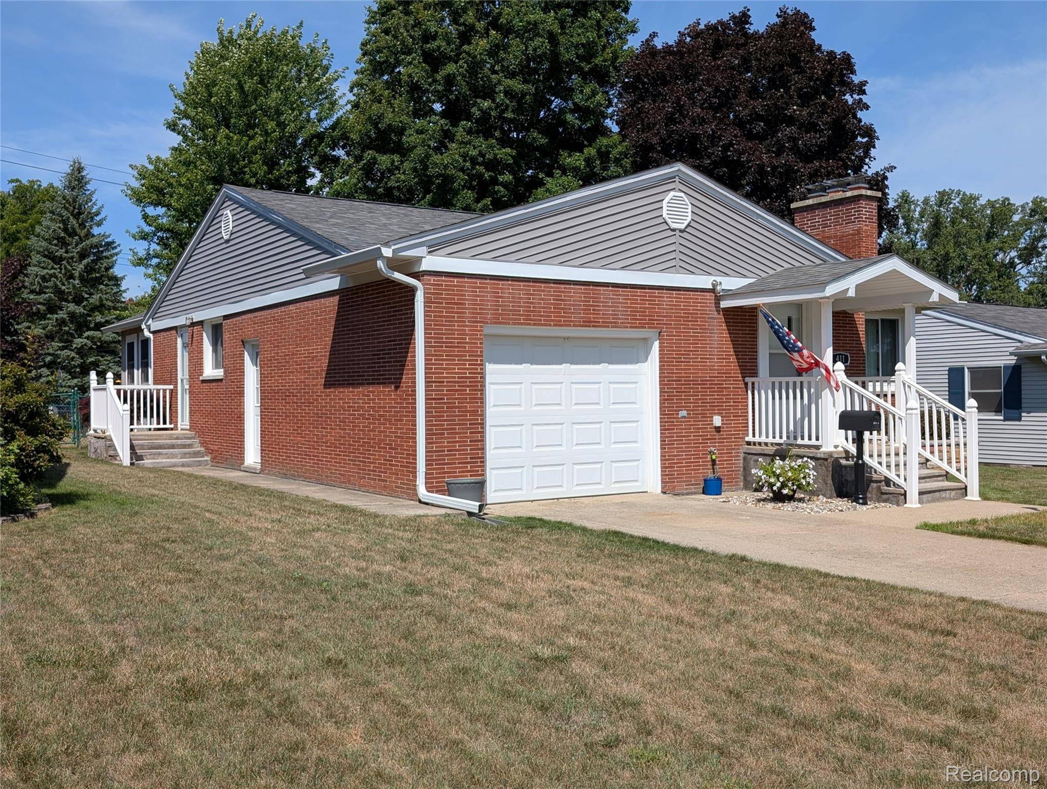 Bad Axe, MI 48413,411 Cleveland ST