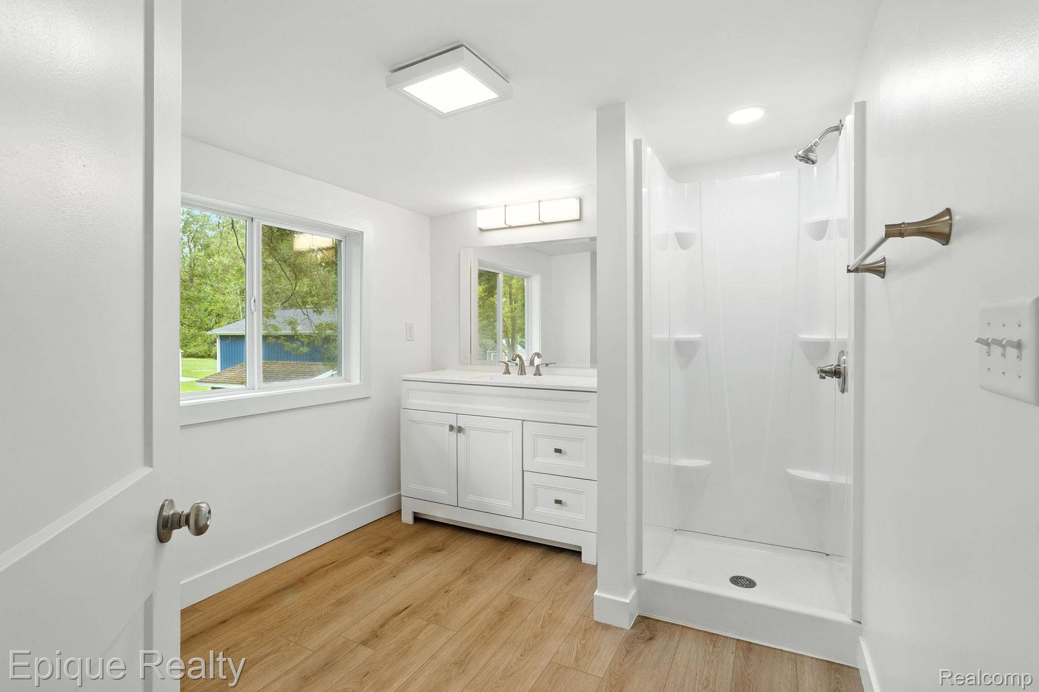 Kimball, MI 48074,1091 Allen RD