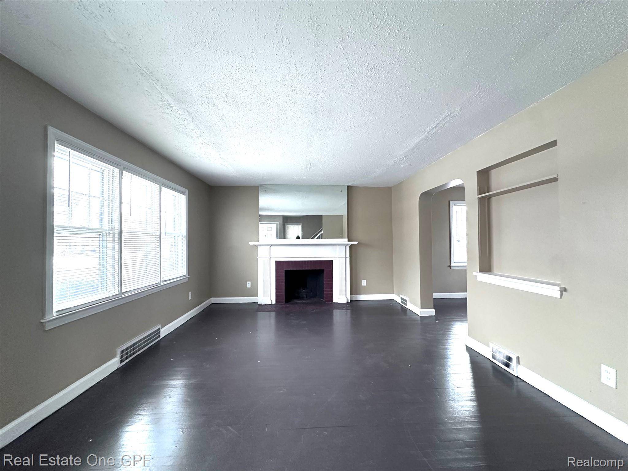 Detroit, MI 48221,16217 Linwood ST